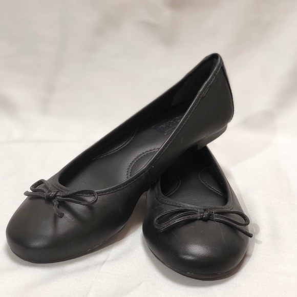 Black Ana Capri Flats - Picture 1 of 4